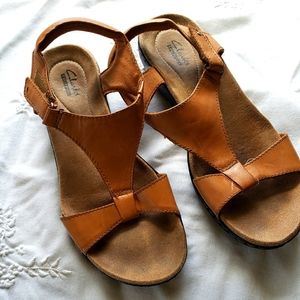 Clark 8.5 women's tan sandals